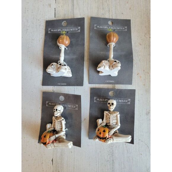 Makers Halloween skeleton pumpkin skull set village accessory - Picture 1 of 6
